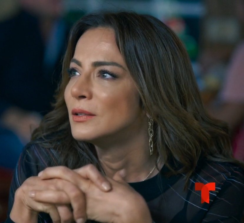 Un nuevo reto le podrá la vida a Loli. ¡ESTA NOCHE! en #LaSuerteDeLoli 🍀 9PM/8C por Telemundo. ¡Te esperamos! <a href="/silvnavarro/">Silvia Navarro</a>