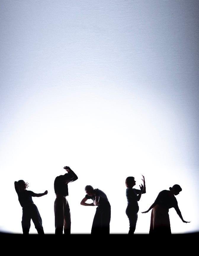 company_others's tweet photo. Our 2018 #SilouhetteChallenge #CrackleDust 📸 Alicia Clarke https://t.co/XBbn7TaOgA