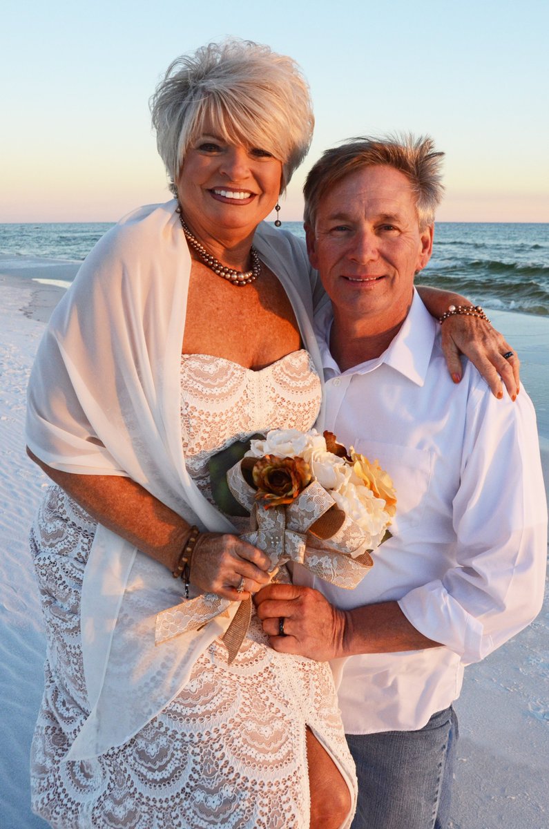 sunsetbeachwed's tweet photo. Mitchell and Peggy had a beautiful night to say their vows! Congratulations newlyweds!  

#30A #iheartsunsets #beachinspiration https://t.co/5y9jhA6i31