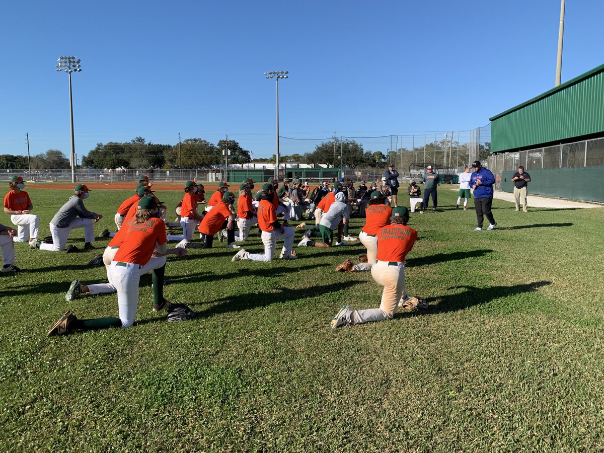 WarhawksBB's tweet photo. Thank you to Warhawks Great and ten year ⁦@MLB⁩ veteran and current ⁦@Rangers⁩ coach Bobby Wilson for speaking with the players today about leadership and playing with desire and motivation. #Warhawkway ⁦@Biggamebobby⁩ ⁦@spcbaseball⁩ https://t.co/2smY4lSAiz