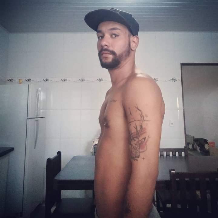Lucplinio's tweet photo. Tô afim de receber uma mamada bem gostosa. Quem tá afim de vir aqui me mamar ? https://t.co/pZlW2LaTnM