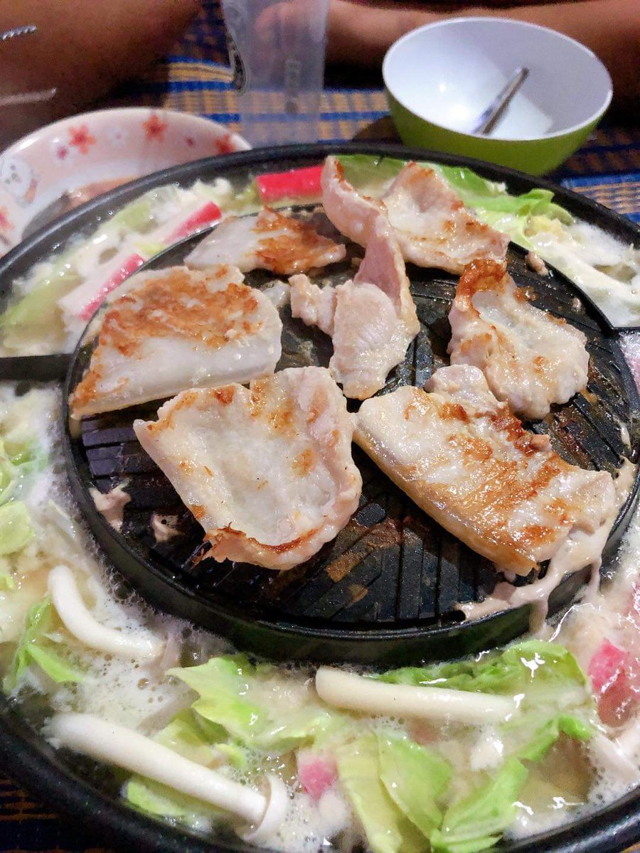 Biococoamixz's tweet photo. มื้อเย็นนี้จัดหนักแค่ไหนก็ไม่หวั่น 
หมูเน้นๆมันเยอะๆ กินให้อิ่มแล้ว

แล้วตามด้วยโ��โก้ 1-2 ซอง
ตื่นมาพรุ่งนี้รีดออกหมด

#โกโก้ลดน้าหนัก #ไบโอโกโก้                 #โกโก้คุมหิว #โกโก้ดีท๊อกซ์ #khunchun #อยากสวย #ฉันจะสวย #biococoamix   #ลดน้ำหนัก #ลดสัดส่วน #อยากผอม https://t.co/MwLyCaC6bI
