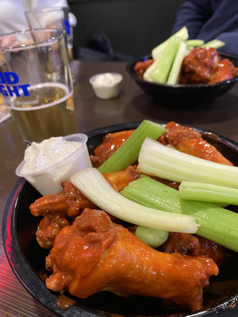 scottsloan's tweet photo. Legit wings. Best in Cinci maybe even. Xtra hot, xtra wet, blue. https://t.co/GvrEG3zE6F