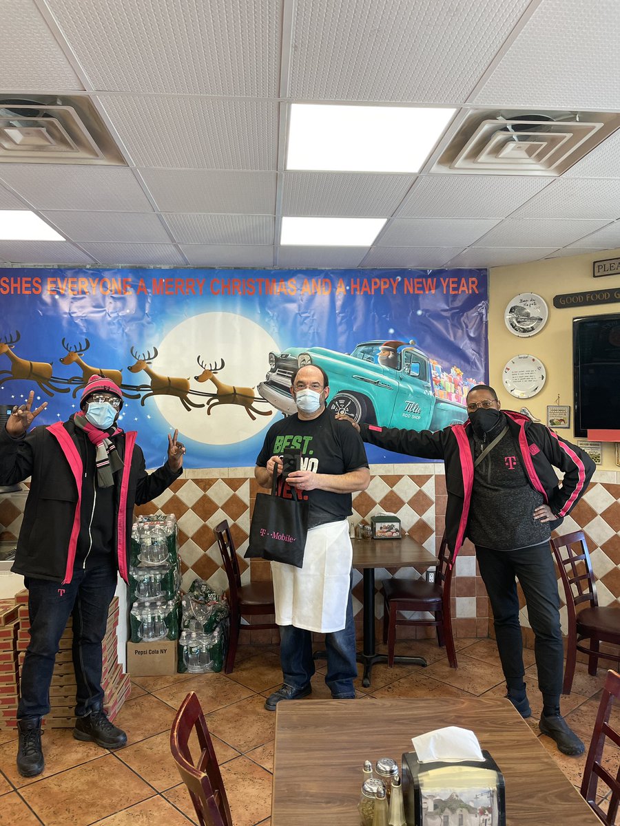 It’s only right we hooked up the good people over at Lucio’s w/ the new S21 Ultra 5G BOGO promotion on the best #5G Network! <a href="/richgarwood/">Rich Garwood</a> <a href="/TraceyNielsen99/">Tracey Nielsen</a> <a href="/Dsmith2175/">Donald</a>  <a href="/MagentaSensei/">Phillip Charles</a> @MariaFigueirido #tmobiletruck