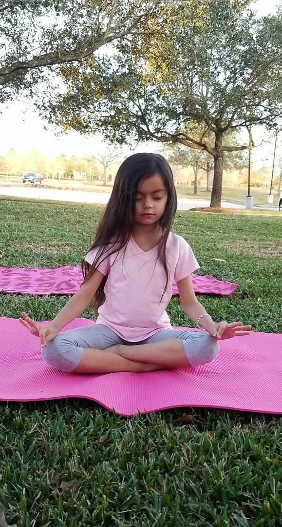Lizsanchezvlog's tweet photo. Yoga &amp; meditation with mom today 💖✨ https://t.co/n5jSsuafVv