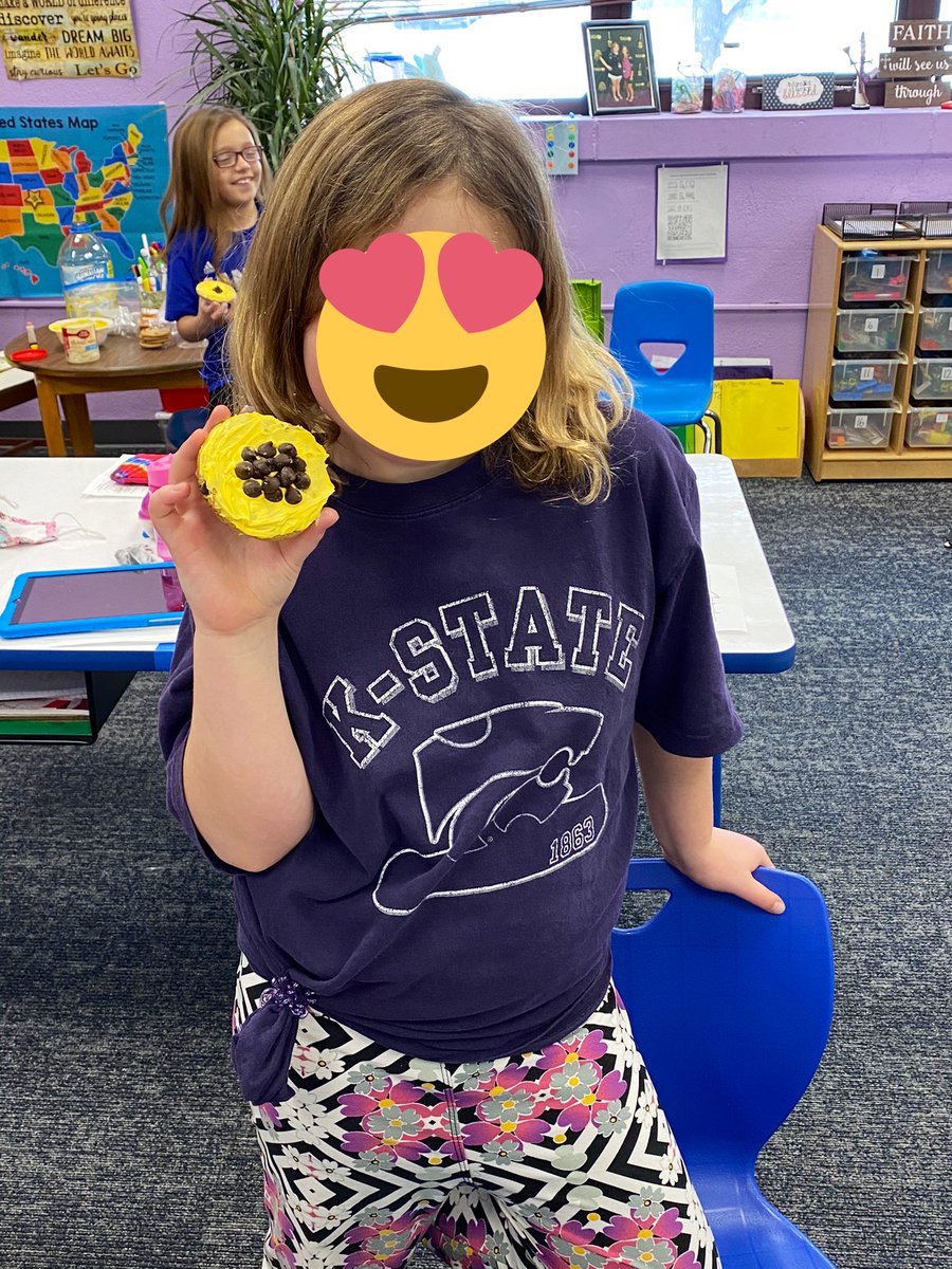 JenJkesler's tweet photo. KS day was so fun! #160 years old! We made a sunflower snack and were given access to a virtual field trip to many amazing places in KS! Thank you @mrs_smoke and your hard working team! 🌻🎂#️⃣1️⃣6️⃣0️⃣ #kidsdeserveit #celebratED #2ndchat #allthingsyellow #kansas https://t.co/MVn2k72hm5