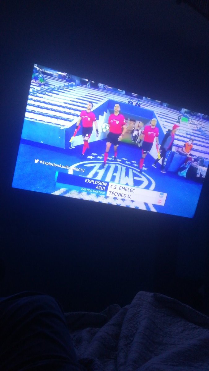 Tavitoto1's tweet photo. Desde Durán.... Familia Maldonado emelexistas de corazón.... #ExplosionAzulEnDIRECTV https://t.co/HstaDFR4wU