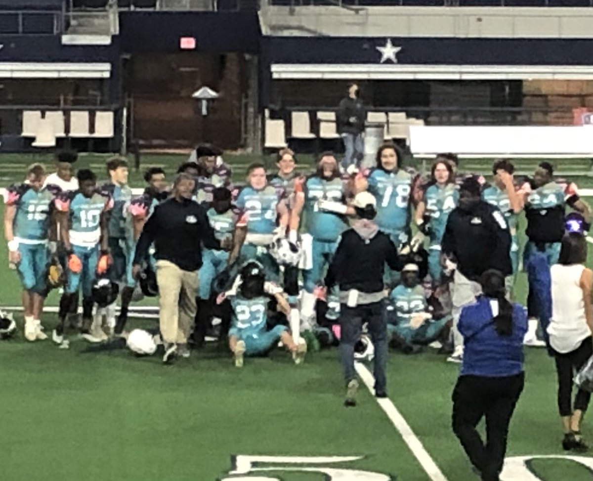 HnrErnd's tweet photo. Shutout Win! 25-0.
⁦@ODFBall⁩ ⁦@TurnerBass2⁩ ⁦@AYCOCKFOOTBALL⁩ ⁦@Wrestling_CBA⁩                      Great job TB #24 https://t.co/zVhlKBFiBj