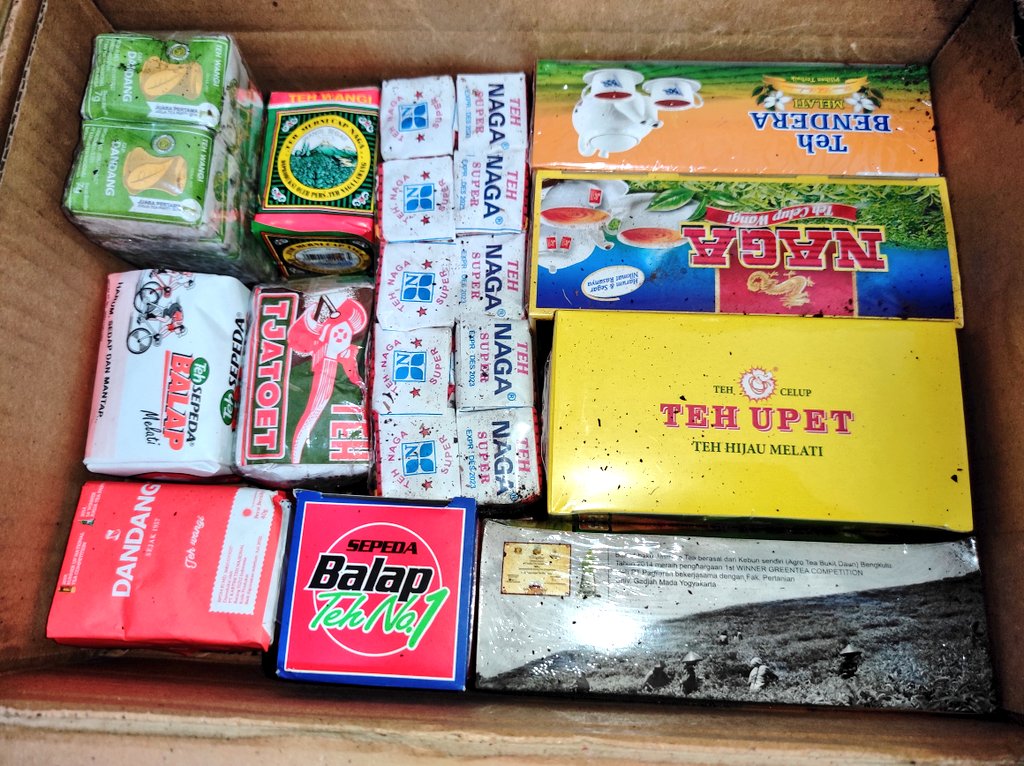 Nemu surganya teh nusantara di shopee, yaudah lah gw borong hampir semua mereknya. Murah juga cuma 3ribuan.Mood bgt nyium aromanya 