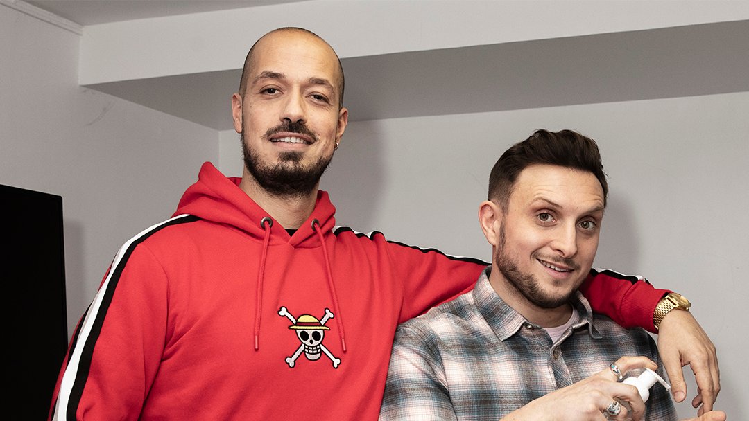 CLIQUE (@cliquetv) on Twitter photo #CLIQUE revient demain à 12h35 en clair sur <a href="/canalplus/">CANAL+</a>. Au programme : <a href="/levraimcfly/">Mcfly le turlupin du net</a> et <a href="/Raphael_Carlier/">Raf Carlito</a>, le duo français le plus fou de YouTube, les mots d'<a href="/oxmopuccino/">oxmO Puccino</a>, le cours de rhétorique de <a href="/clemovitch/">Clément Viktorovitch</a>, la #Playlivre de <a href="/paulineclaviere/">PAULINE CLAVIERE</a>, et le dos à dos de <a href="/Cceylac/">Catherine Ceylac</a>. #CLIQUE revient demain à 12h35 en clair sur <a href="/canalplus/">CANAL+</a>. Au programme : <a href="/levraimcfly/">Mcfly le turlupin du net</a> et <a href="/Raphael_Carlier/">Raf Carlito</a>, le duo français le plus fou de YouTube, les mots d'<a href="/oxmopuccino/">oxmO Puccino</a>, le cours de rhétorique de <a href="/clemovitch/">Clément Viktorovitch</a>, la #Playlivre de <a href="/paulineclaviere/">PAULINE CLAVIERE</a>, et le dos à dos de <a href="/Cceylac/">Catherine Ceylac</a>.