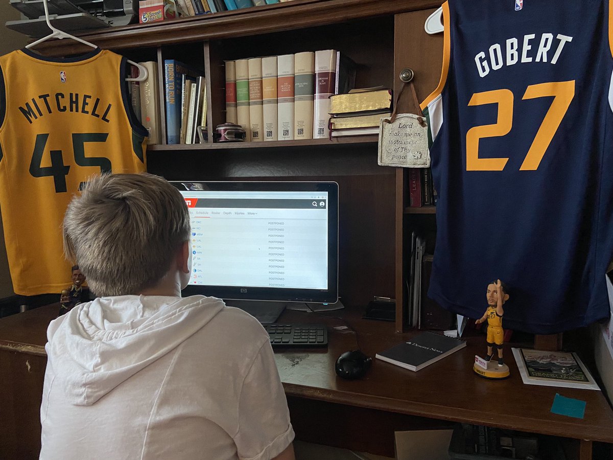 _JamesInSix's tweet photo. There’s been some weird opinions from Bucks fans on Twitter. Make sure that you do your own research and that you’re watching the games before you hop on a bandwagon trend. You may not realize it but you’re probably listening to someone like this if it’s #TradePat or #FireBud. https://t.co/nFQHzJKdMP