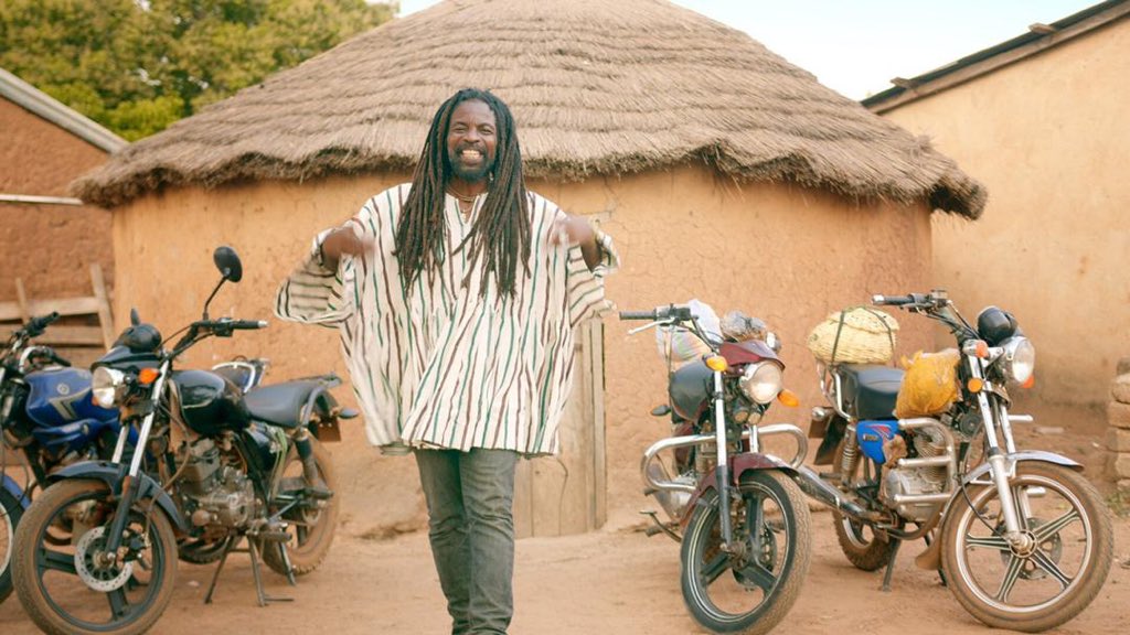 survival_jewel's tweet photo. OUT NOW! #BeautifulPeople Official Video by @RockyDawuni.
https://t.co/jiYwrq4022
🎬📹@SlingshotBookings
@AfroFunke @ElormBeenie
• Location: Bunbong, Yendi Constituency - Northern Region 🇬🇭
#RockyDawuni #Reggae #Ghana #VoiceOfBunbon #Afrofunke #ElormBeenie #BeenieWords https://t.co/vnO4eTsSTY