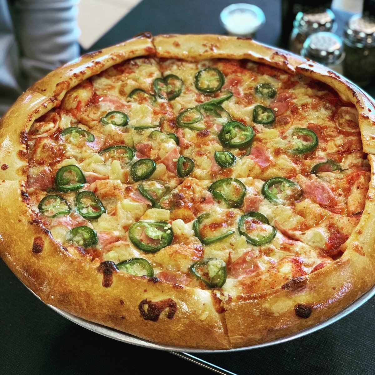 SaucedTexas's tweet photo. Take a trip to the big island with our Spicy Hula 🏄‍♂️ https://t.co/ezaZxeKKGK