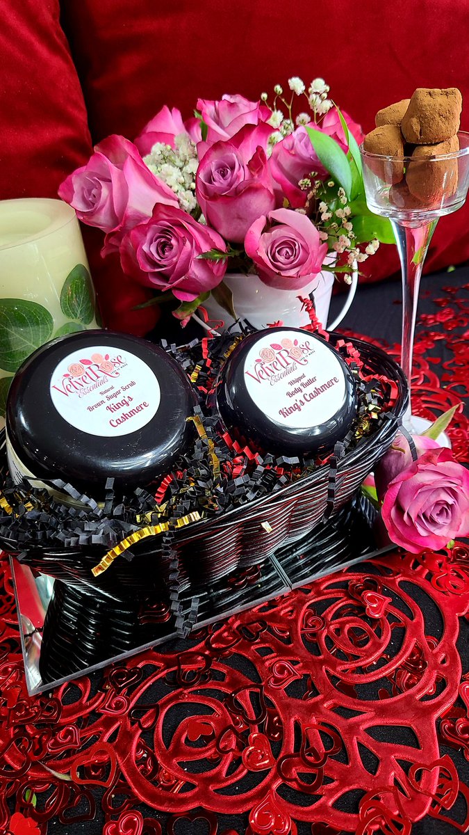 ChenellNichole's tweet photo. #blackbusinessowner #BlackBusiness #supportblackbusiness #smallbusinessowner #entrepreneurlife
#bodybutter #SugarScrub #velvetroseessentials #allnatural #massage #skin #moisturizer #clearskin #glowing #special #sale #vday #anniversary #couples #blackcouples https://t.co/kinAiFlcYg