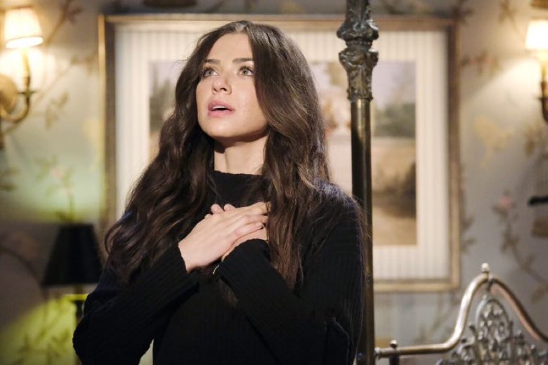Shugatweet's tweet photo. Ok. Look she is BREATHTAKING! She’s talking to Ben. I bet she’s saying “please feel me Ben I’m here. I’m alive amd waiting on you🖤😩” SUPERCOUPLE SHIT👏 #Days #Cin
#TheWestons #RoViMagic #OGCinner https://t.co/BDirpLB5wA