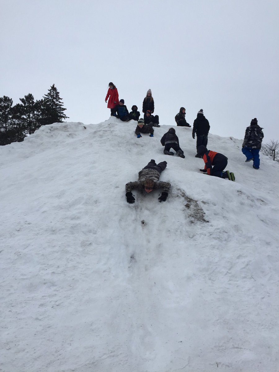 pollardclass477's tweet photo. We had a blast with the snow this week ⛄️ https://t.co/Jyji2Pfc29