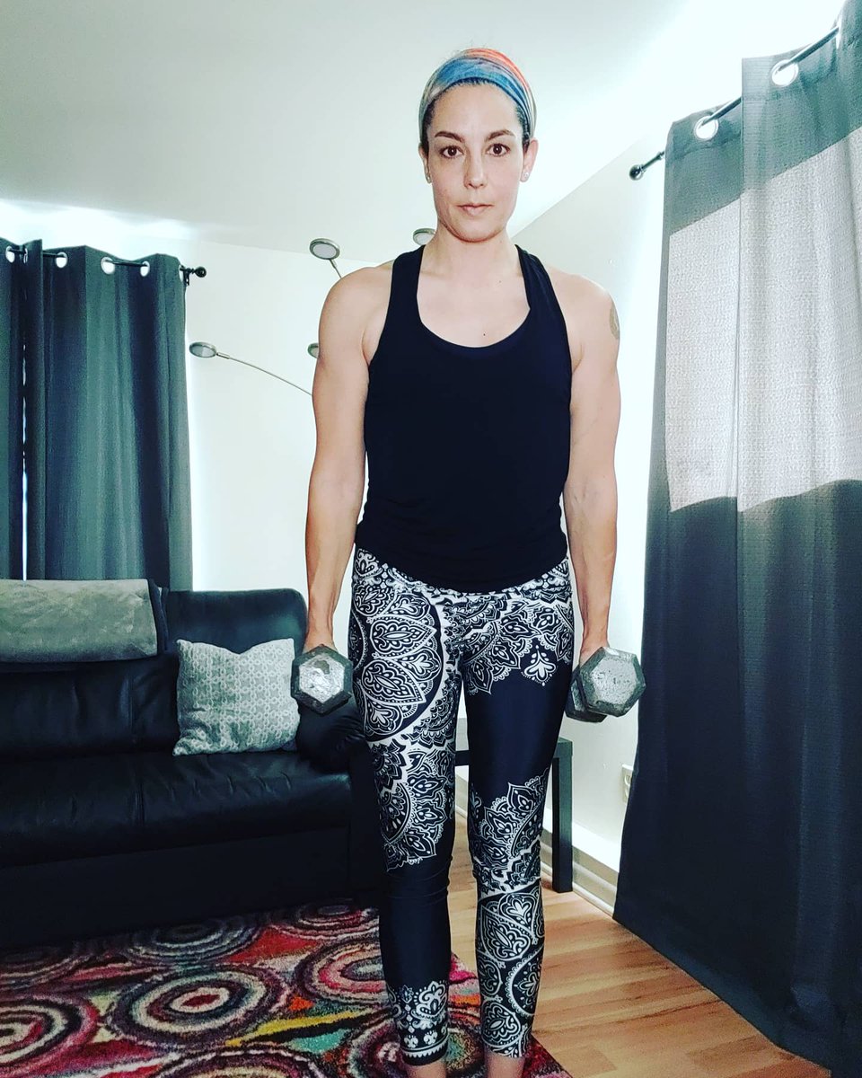 DesireeRajala4's tweet image. #fitness #HammerTime #hammercurls #fitnessgirl