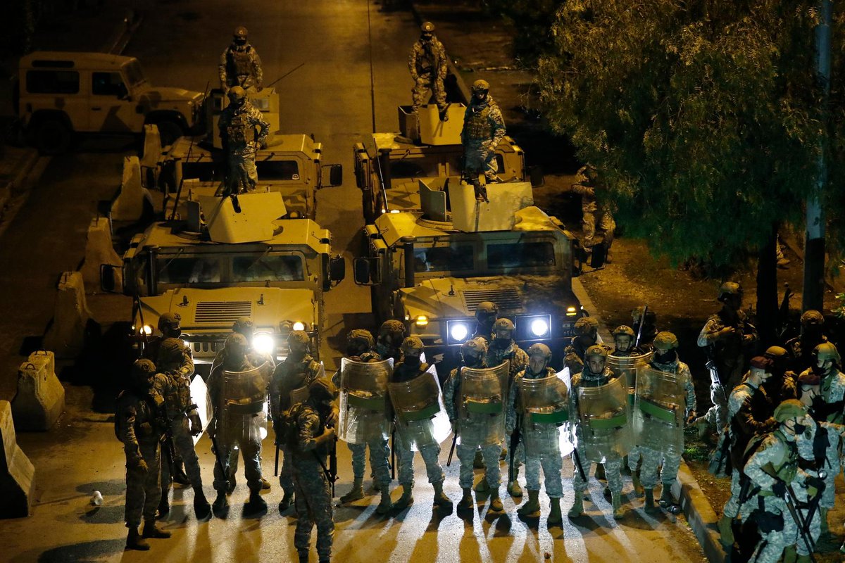 JoyceJ010's tweet photo. Spot the difference - Army deployed to #Tripoli to stop protests & to Bhamdoun to stop smuggling subsidized goods to #Syria. #لبنان #طرابلس @LebarmyOfficial @LebISF #NationWithoutBorders #Hezbollah #CaesarAct #LebanonUnderSiege #لبنان_ينتفض #حزب_الله_ارهابي https://t.co/lsXdB1eNrW