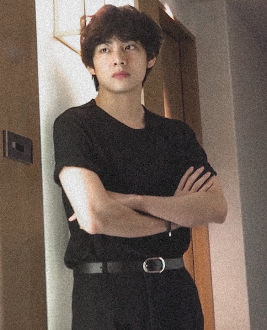archivefortae's tweet photo. you have a crush on kim taehyung !!!! https://t.co/wcyv8mbwVt
