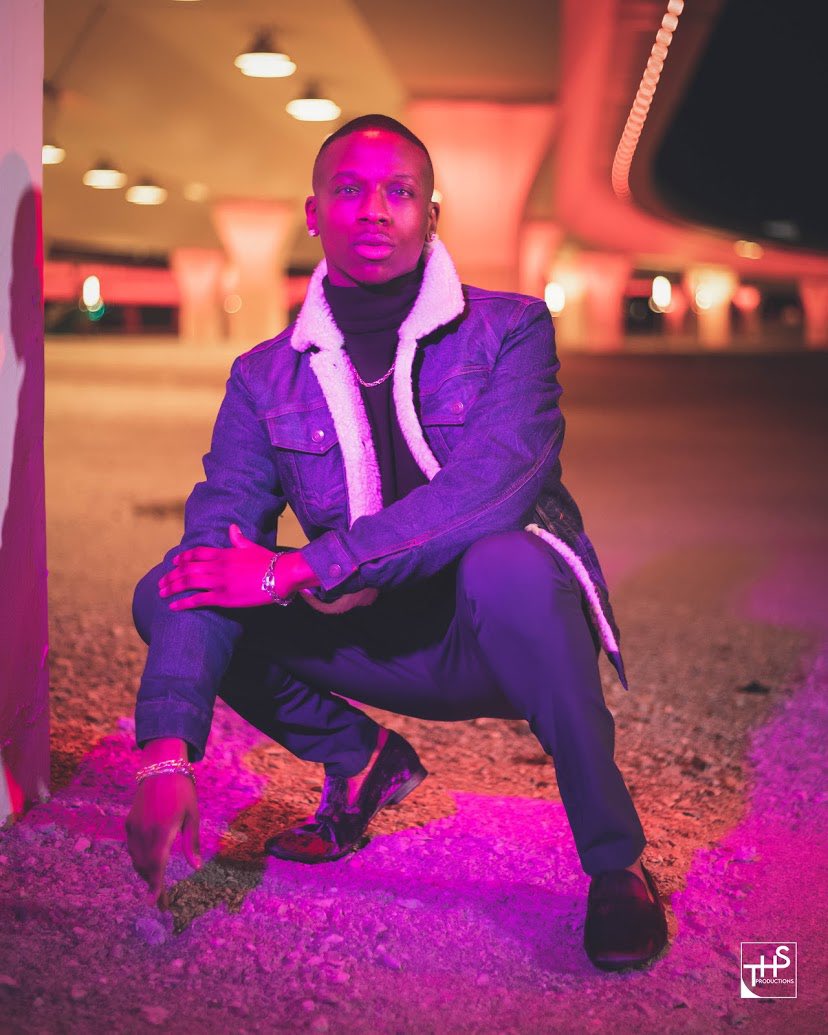 mervkneauxs's tweet photo. i see you with the #prisonpose https://t.co/emsWeKlcXV