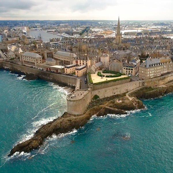 Сан сент. Сен мало Бретань. Saint malo Франция. Франция. Замок сен-мало. Бретань.. Сен-мало (крепость).