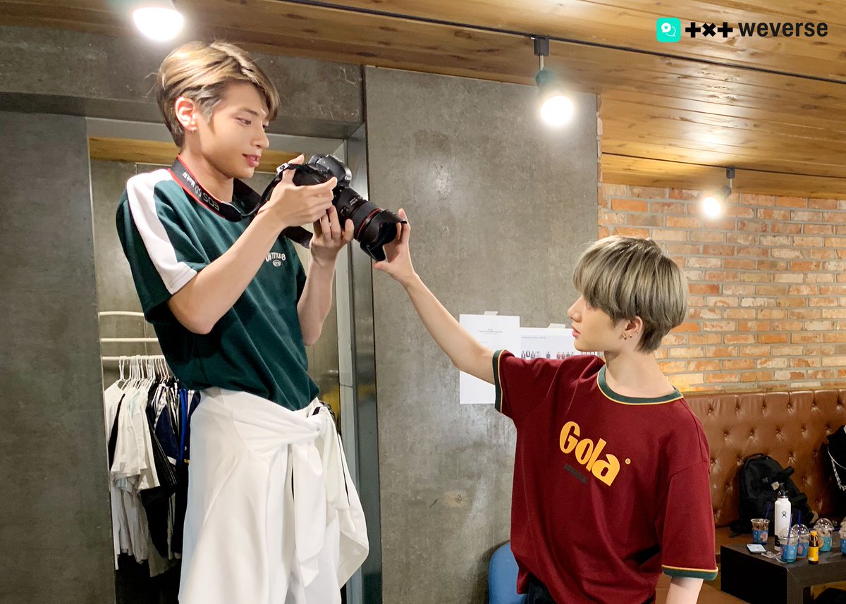 lovecsoob's tweet photo. the only fansite that i trust 
@TXT_bighit @TXT_members https://t.co/L9aBoPSzNk