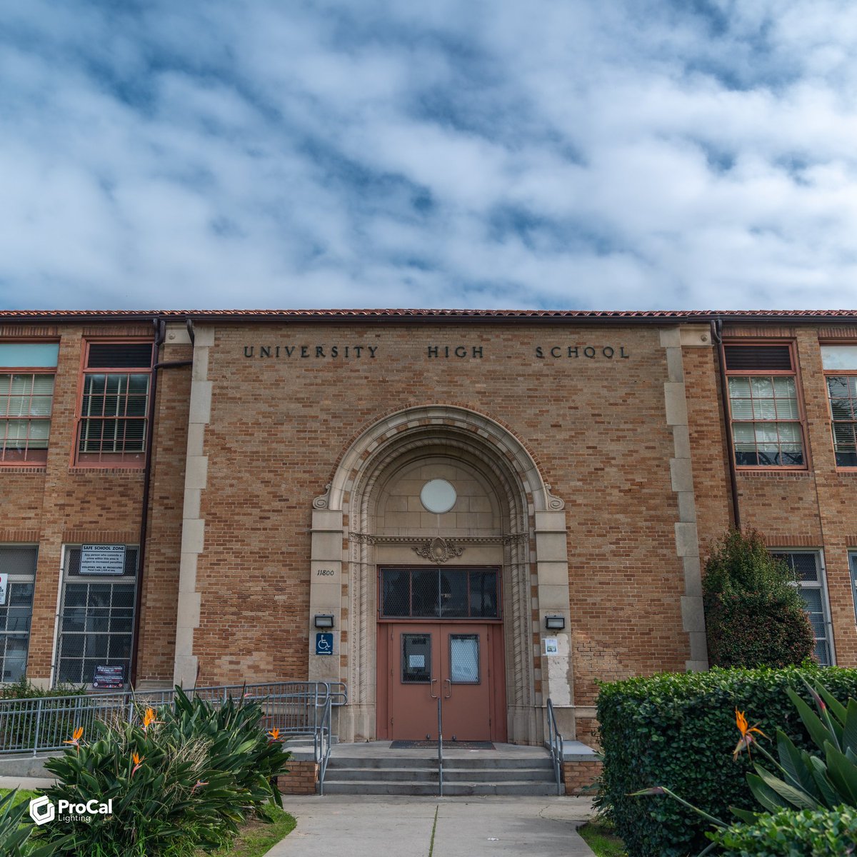 procallighting's tweet photo. We Provide The Light, So Schools, Faculty, Staff and Students Can Shine!
@LASchools @UniWildcats @Trane_Tech @johnsoncontrols @ENGIEgroup @procallighting 
#ShineWithProCal #LosAngeles #schools https://t.co/ifeiyZvSDJ