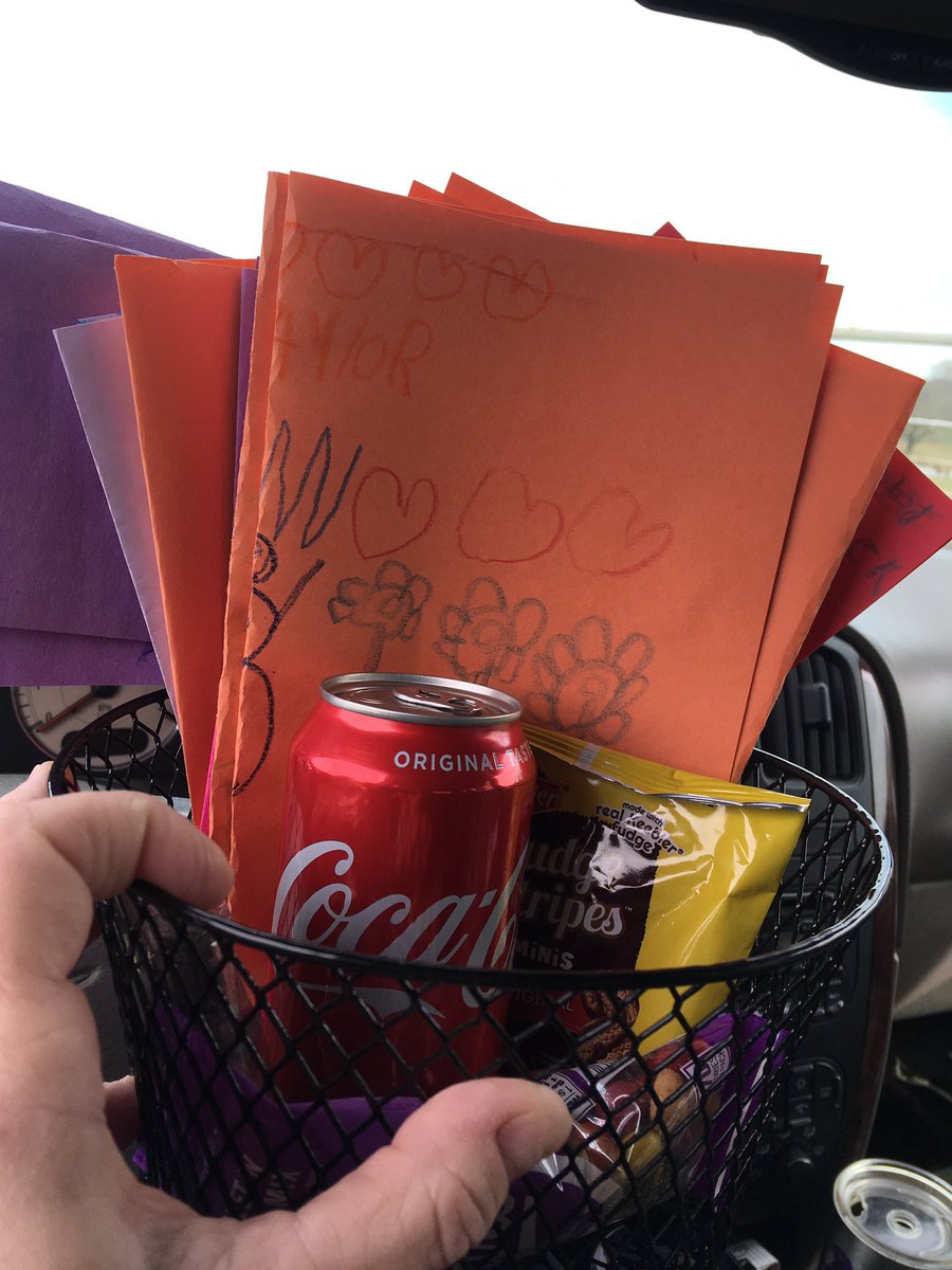 MillsapISD's tweet photo. Kindness Week/MES! K: baskets w/cards &amp; snacks for cafe staff; 1st: Ms. Donna's door with notes &amp; snacks for custodians; 2nd: cards &amp; care baskets for bus drivers; 3rd: flower/sucker candy bouquets for front office; 4th: clay hearts for teachers; 5th: bracelets for paras. https://t.co/Gn6ykPN2tU