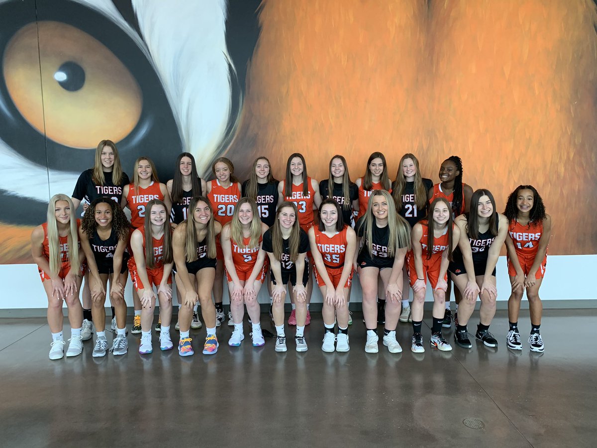 PROUD of our team tonight! So connected and unselfish! Love how we work together and communicate. Players rose to the occasion and gave their best. #WhateverItTakes 🏀🐾 #teamwork