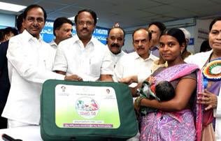  #KCRKitMain aim of  #KCRKit is to provide all the necessary items such as Baby oil, Soaps, Mosquito net, Dresses, Handbag, Toys, Diapers, Powder, Shampoo, Sarees, Towel, Napkins and Baby bedThe Pregnant women will be given a financial assistance of ₹12,000 in 3 phases. (4/n)