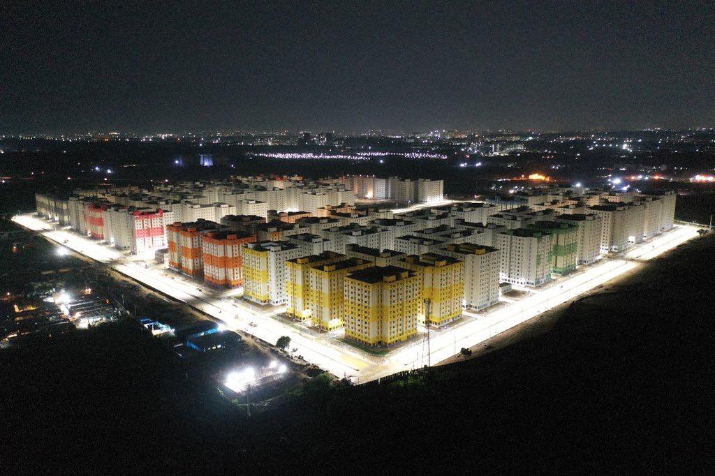  #HousingForPoorThis hallmark initiative is aimed to provide quality &  #DignityHousing to the poor #TRS led Telangana govt is a role model for all other states in india to replicate  #DignityHousing for the poor.  #2BHK (10/n) @KTRTRS  @VPRTRS