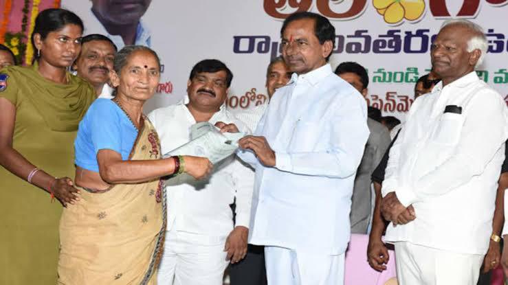  #HousingForPoorThis hallmark initiative is aimed to provide quality &  #DignityHousing to the poor #TRS led Telangana govt is a role model for all other states in india to replicate  #DignityHousing for the poor.  #2BHK (10/n) @KTRTRS  @VPRTRS