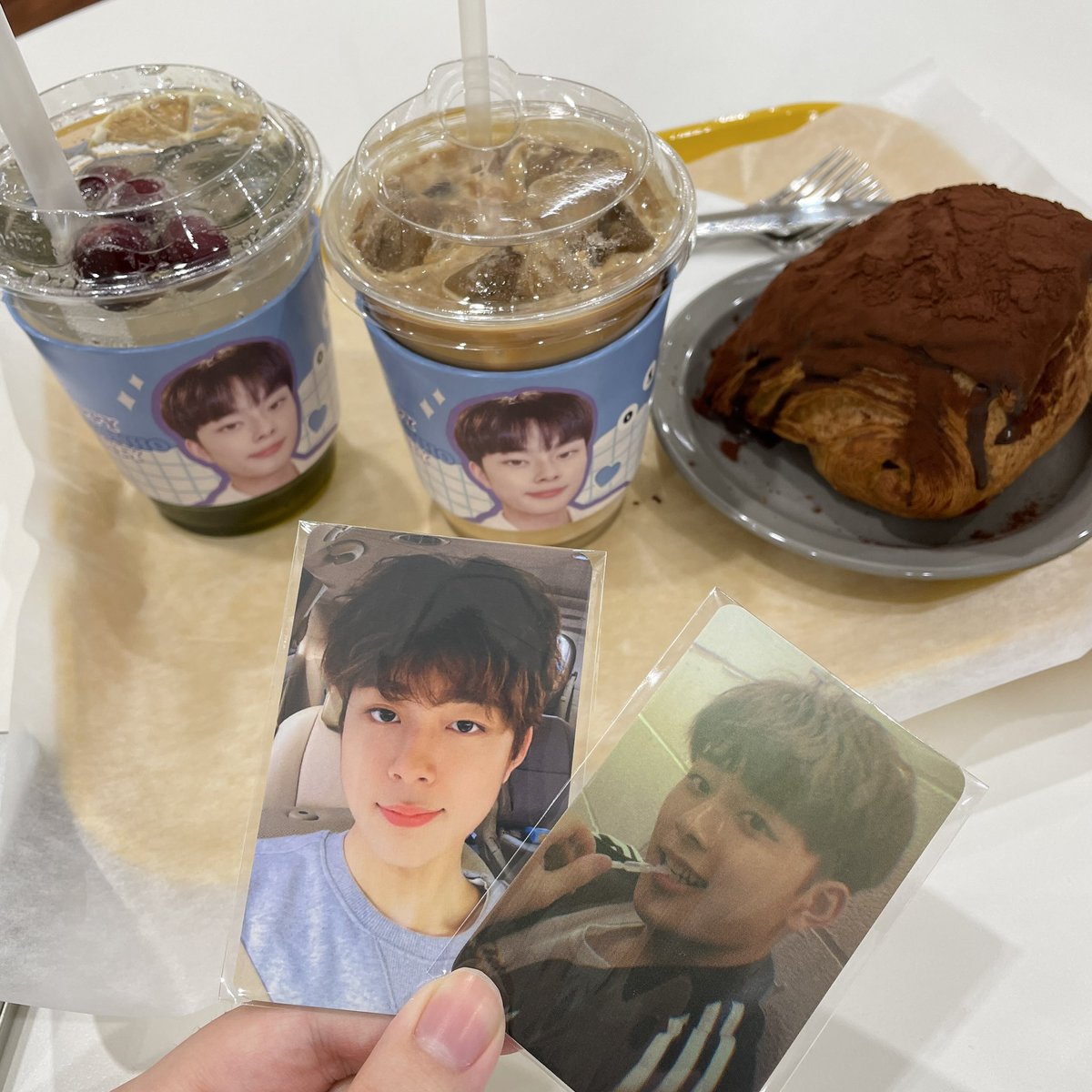 poplar_seonho's tweet photo. 이제야...💛

#스무살의_선호에게 
#Happy_Seonho_Twenty https://t.co/T1mSy8sFpI
