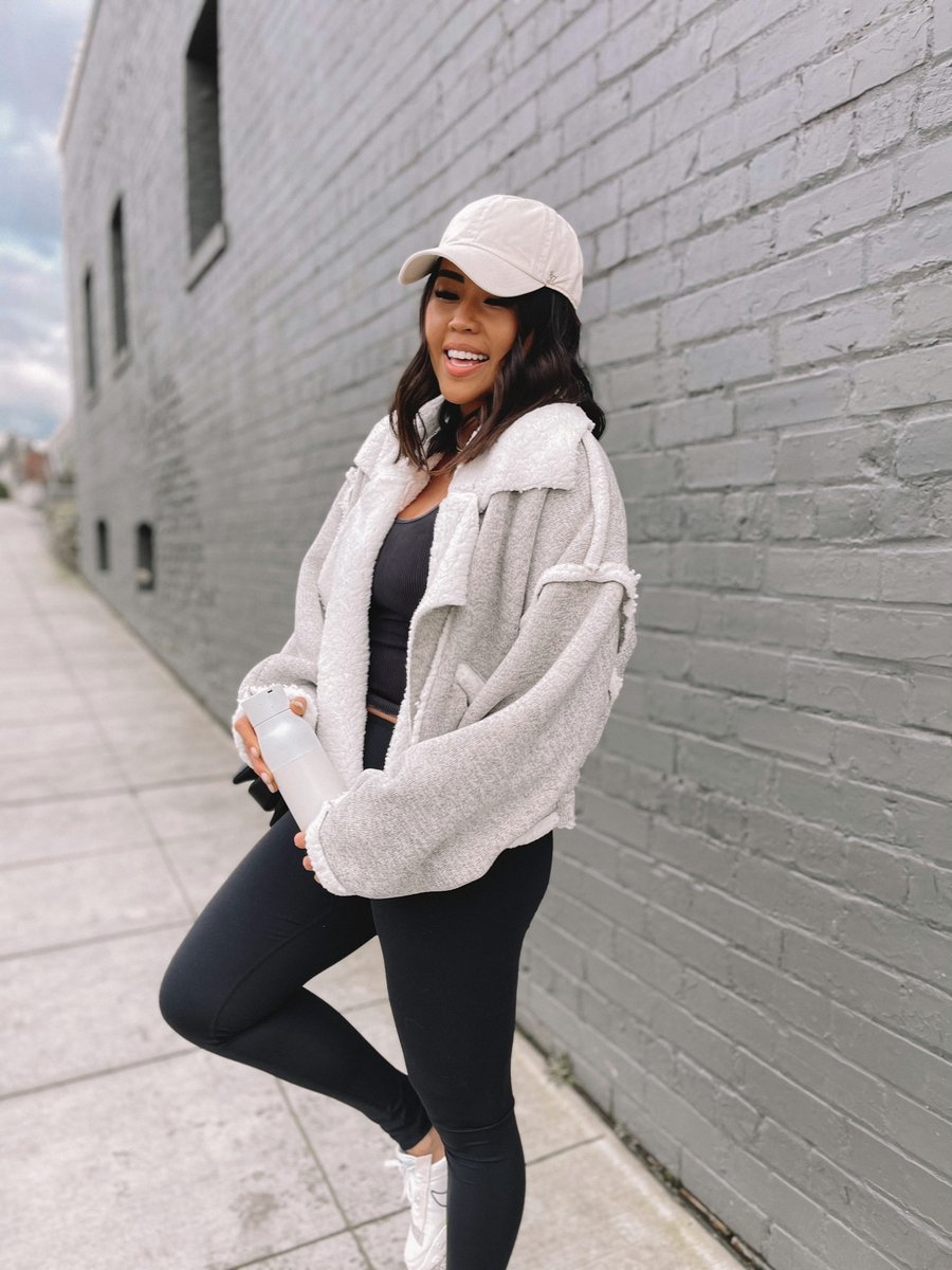 gypsytan's tweet photo. athleisure wear all day everyday @Nordstrom #Nordstrom #ad https://t.co/H6mXKdugGD https://t.co/PJfWoQbnJh
