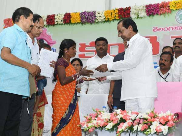  #KantiVelugu  Launched to avoid blindness by conducting quality Universal Eye Screening for the entire population of stateFeatures :• Medicines for eye ailments will be provided• Spectacles to be given free of cost• All the services will be provided free of cost (2/n)