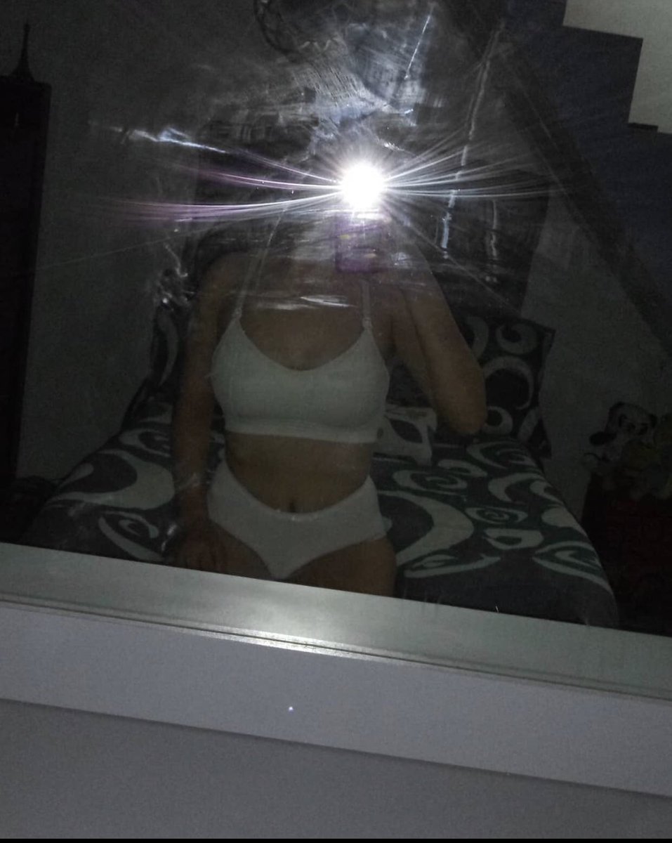 JimenaM1499's tweet photo. Así los leo 🥵 https://t.co/6J6ArD9GJR