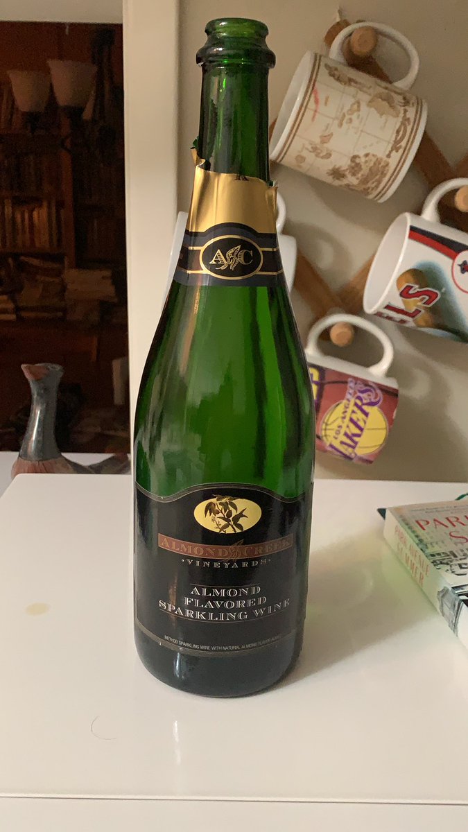 Looking for affordable champagne 🍾 with a good #celebratory #pop? Apparently it’s a thing for ppl. Try this dupe of #wilsonscreek #almondchampagne for $4.99 available at #traderjoes