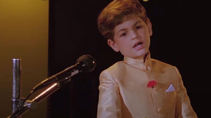 htshowbiz's tweet photo. When Neil Nitin Mukesh played a younger Govinda as a child actor. See pic
https://t.co/UOOcYWFCSb https://t.co/MDFtGSPbgx