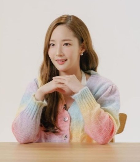 rachelfmarron's tweet photo. You're a rainbow 🌈 in someone else's cloud☁️🌧️

#ParkMinYoung https://t.co/jZt39nOb9J