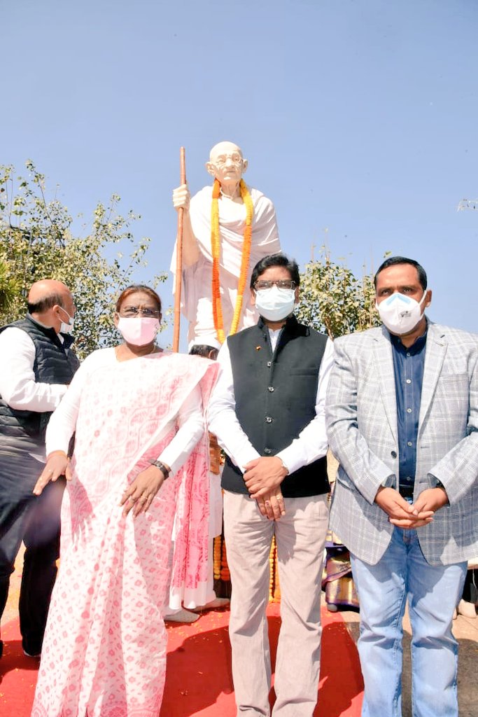 HemantSorenJMM's tweet photo. राष्ट्रपिता महात्मा गाँधी 'बापू' की पुण्यतिथि पर शत-शत नमन। https://t.co/xWiSua0pbM