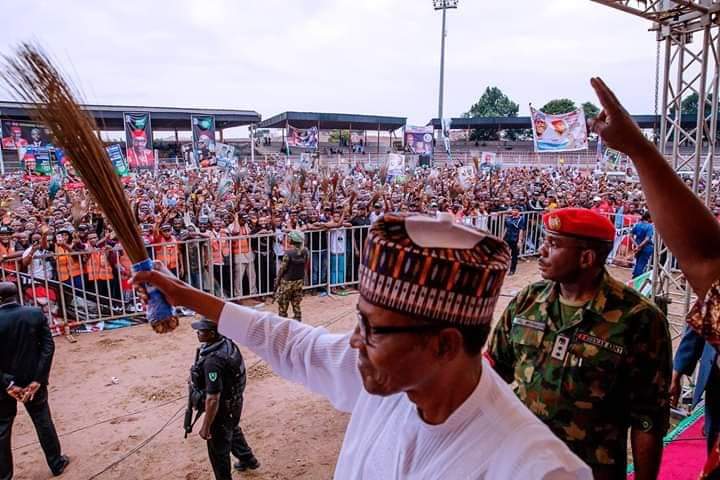 MalaTujjani73's tweet photo. #2YearsMemory.
President @MBuhari attends Campaign Rally in Imo State on 29th Jan 2019, @Hope_Uzodimma1 PHOTOS:📸 @BayoOmoboriowo https://t.co/TtI4O8P2Kx