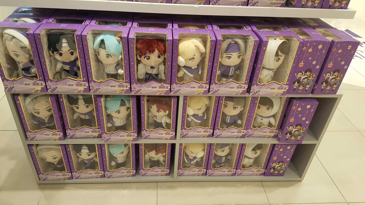btsfamom's tweet photo. may gusto po ba kayong bilin sa pop-up store? dm us po pag interested kayo !! 😊 https://t.co/34Bk0hRqR6