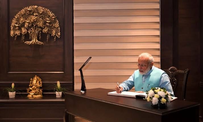 IMITALIOZA's tweet photo. आजादी के तुरंत बाद जो हिंदुस्तान को @narendramodi जी जैसे बाहोश प्रधानमंत्री मिले होते तो आज हिंदुस्तान #राफेल खरीदने कि बजाय दुसरे देश को #राफेल बेचता होता |
#MODIWITHPRIDE
@narendramodi
@ibipinoza
via MyNt https://t.co/65E2mDqsDW
