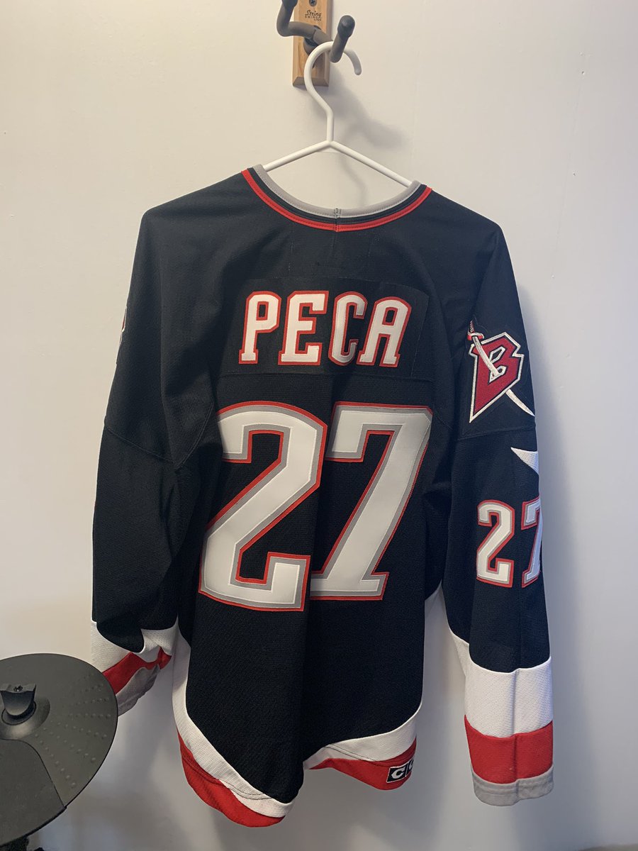 jwillmsca's tweet image. Would love the opportunity for @pecamichael27 to sign this long searched for jersey of mine😭😭🙏