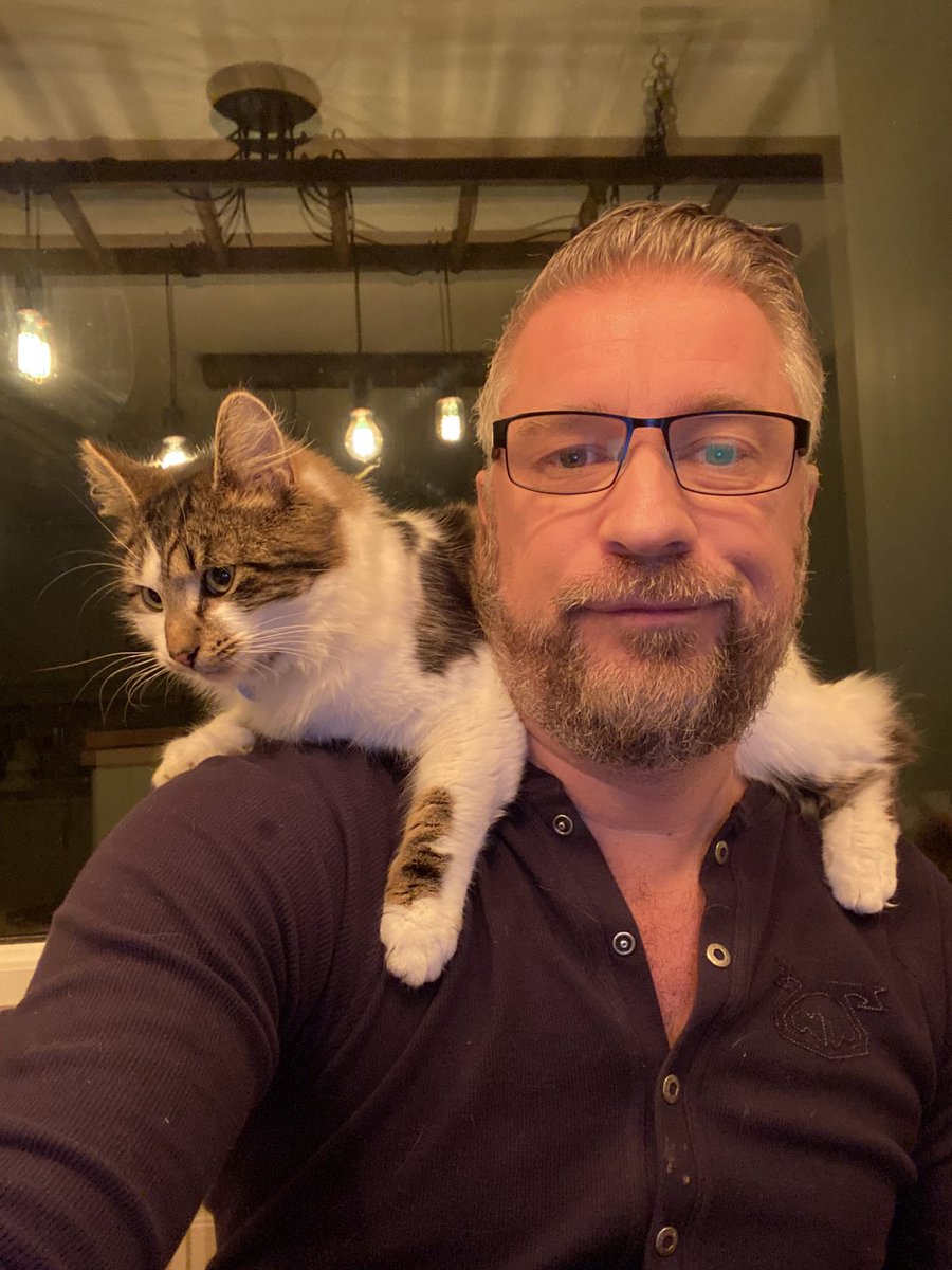 bonaomi1's tweet photo. Producing #3Breakfast @BBCRadio3 this morning. It’s a special nature-themed programme for #soundscapesforwellbeing. One of my own pieces of nature wanted to get in on the act. Meet Walter. 🙄 https://t.co/zYV19PSpvz