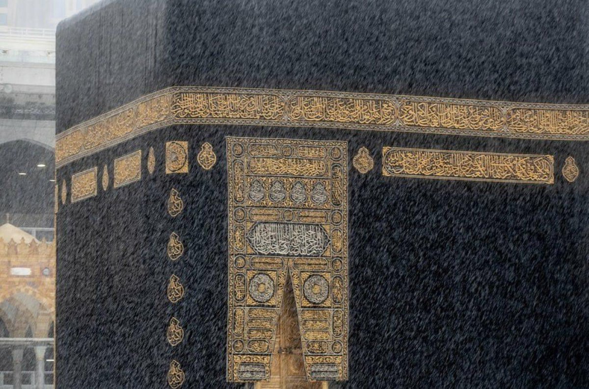 Mukaddes kıblegâhımız Kabe’ye yönelik bir grup sapkın tarafından yapılan saldırıyı tel’in ediyoruz.

Bu tür provakatif hezeyanlar, faşist zihinlerin iflâsını bir kez daha ortaya koymaktadır.

#KabeKutsalımızdır