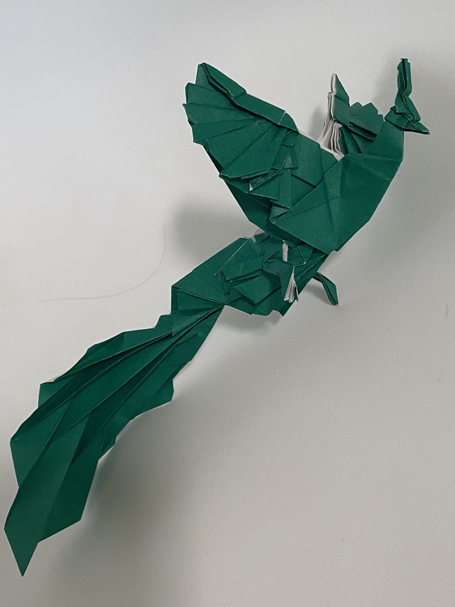 折り紙職人 Ar Twitter Flying Peacock Mengweiningさん 212movingさん 212moving の作品集 Origamimoments より ダイソーの大きな折り紙50 より 1週間くらい放置してあったものをやっと完成させました 最近 長工程のものはなかなか一気に折れない