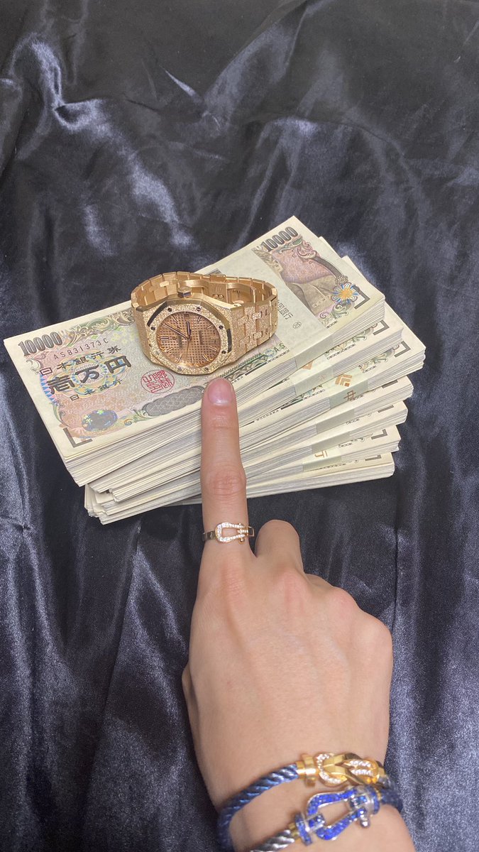 101xlo's tweet photo. 初パテック！ノーチラス！
これはお金だけじゃ買えない分
語彙力ないけど凄く嬉しい！

スターダムでホストをしたお陰で
時計も車も何個も買えて家も買える。
シールズは仲間を募集中です☺️

ついでに流行りの投資詐欺
してそうな人っぽい写真で
APロイヤルオークの
フロステッドも載せとくね。 https://t.co/C6vwp6MRhq