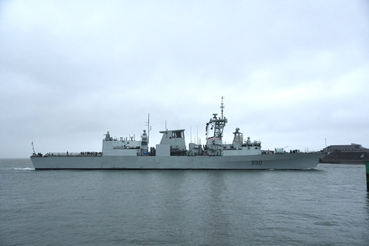AmzJS13's tweet image. Early morning 🌧 #LockdownExercise to see @COM_SNMG1 flagship @RoyalCanNavy HMCS Halifax 🇨🇦arrive @HMNBPortsmouth Thanks for 👋 back! 😊 @qhmportsmouth @PortsmouthProud @NavyLookout @UKDefJournal @CanadianUK @CanadaNATO @SercoGroup @RCN_MARLANT @MODPolice