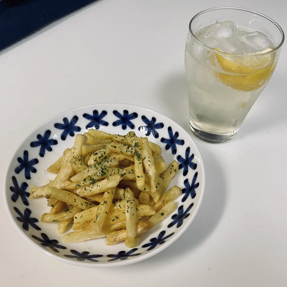お酒のおつまみにピッタリ！フライドポテト＋「アンチョビキャベツの素」の組み合わせ‼
